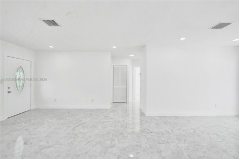 House in Hollywood, Florida 3 bedrooms № 2068912 - photo 12