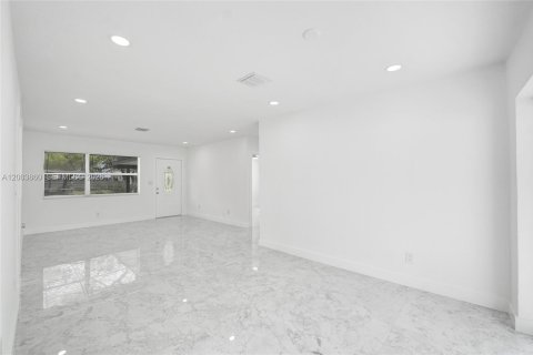 House in Hollywood, Florida 3 bedrooms № 2068912 - photo 22
