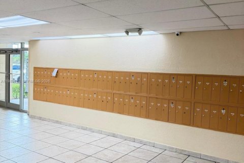 Appartement à louer à Hialeah, Floride: 2 chambres, 82.68 m2 № 2007292 - photo 8