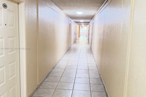 Appartement à louer à Hialeah, Floride: 2 chambres, 82.68 m2 № 2007292 - photo 10