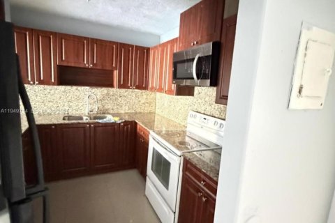 Appartement à louer à Hialeah, Floride: 2 chambres, 82.68 m2 № 2007292 - photo 14