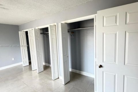 Appartement à louer à Hialeah, Floride: 2 chambres, 82.68 m2 № 2007292 - photo 17