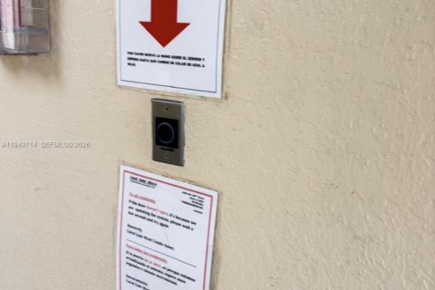 Appartement à louer à Hialeah, Floride: 2 chambres, 82.68 m2 № 2007292 - photo 6