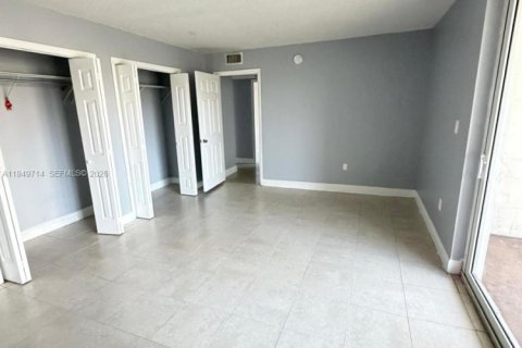 Appartement à louer à Hialeah, Floride: 2 chambres, 82.68 m2 № 2007292 - photo 16
