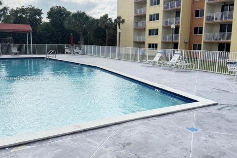 Appartement à louer à Hialeah, Floride: 2 chambres, 82.68 m2 № 2007292 - photo 27