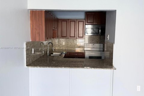 Appartement à louer à Hialeah, Floride: 2 chambres, 82.68 m2 № 2007292 - photo 13