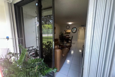 Copropriété à vendre à Miami, Floride: 1 chambre, 70.42 m2 № 2012302 - photo 30
