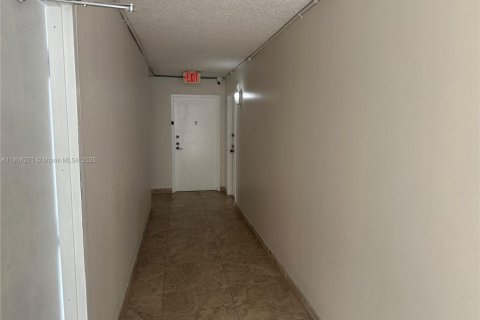 Copropriété à vendre à Miami, Floride: 1 chambre, 70.42 m2 № 2012302 - photo 14