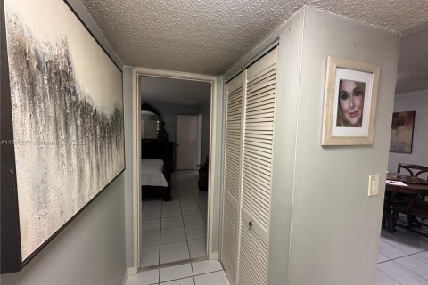 Copropriété à vendre à Miami, Floride: 1 chambre, 70.42 m2 № 2012302 - photo 26