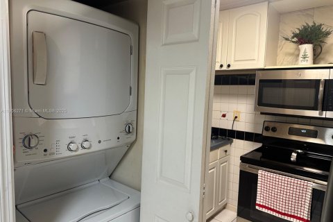 Copropriété à vendre à Miami, Floride: 1 chambre, 70.42 m2 № 2012302 - photo 5