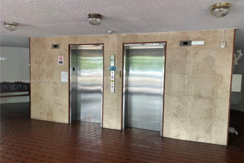 Copropriété à vendre à Miami, Floride: 1 chambre, 70.42 m2 № 2012302 - photo 13