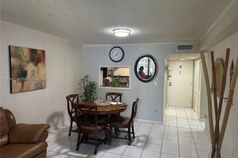 Copropriété à vendre à Miami, Floride: 1 chambre, 70.42 m2 № 2012302 - photo 4