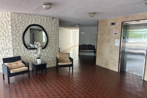 Copropriété à vendre à Miami, Floride: 1 chambre, 70.42 m2 № 2012302 - photo 9