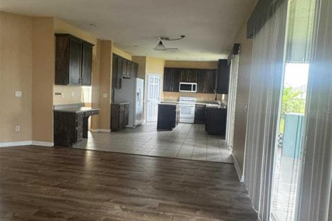 Casa en alquiler en Kissimmee, Florida, 5 dormitorios, 319.58 m2 № 1856161 - foto 6