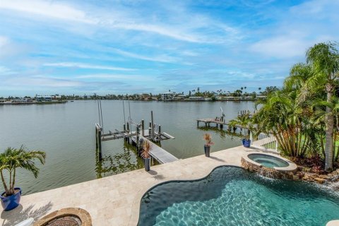 Casa en alquiler en Redington Beach, Florida, 5 dormitorios, 326.18 m2 № 1919222 - foto 17