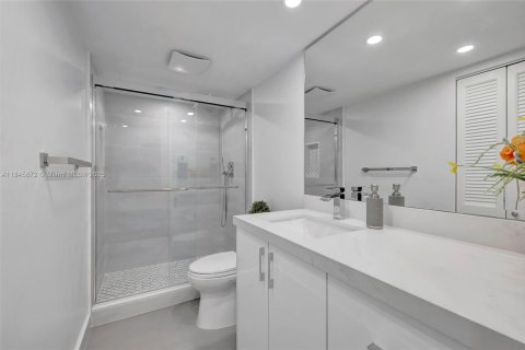 Condo in Coconut Creek, Florida, 2 bedrooms  № 1844026 - photo 17