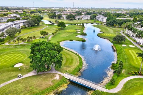 Condo in Coconut Creek, Florida, 2 bedrooms  № 1844026 - photo 28