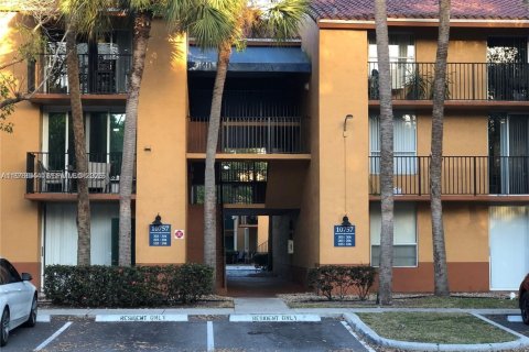 Condo in Plantation, Florida, 2 bedrooms  № 1968858 - photo 18