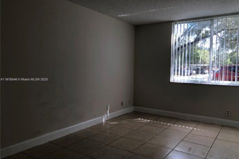 Copropriété à vendre à Plantation, Floride: 2 chambres, 87.33 m2 № 1968858 - photo 7