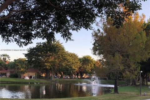 Copropriété à vendre à Plantation, Floride: 2 chambres, 87.33 m2 № 1968858 - photo 14