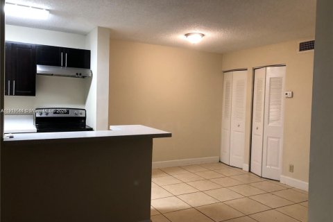 Copropriété à vendre à Plantation, Floride: 2 chambres, 87.33 m2 № 1968858 - photo 2