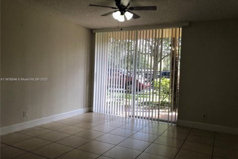 Copropriété à vendre à Plantation, Floride: 2 chambres, 87.33 m2 № 1968858 - photo 4