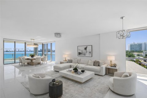 Condo à North Bay Village, Floride, 3 chambres  № 2183266