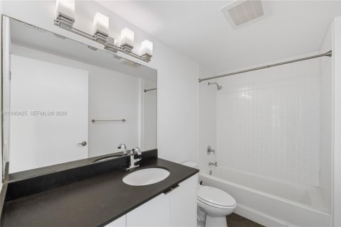Copropriété à vendre à North Bay Village, Floride: 3 chambres, 170.94 m2 № 2183266 - photo 16