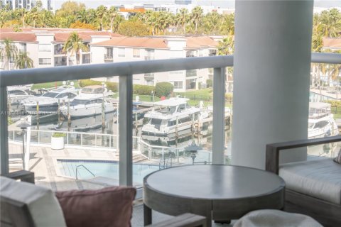 Condominio en venta en Aventura, Florida, 2 dormitorios, 133.04 m2 № 1797097 - foto 3