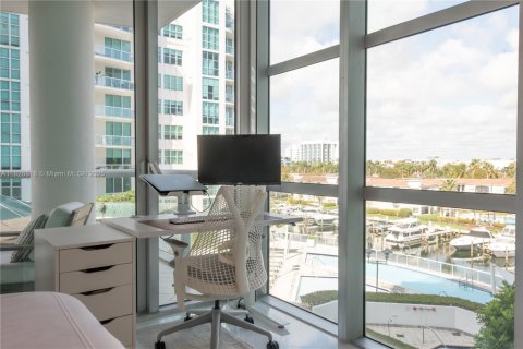 Condominio en venta en Aventura, Florida, 2 dormitorios, 133.04 m2 № 1797097 - foto 10