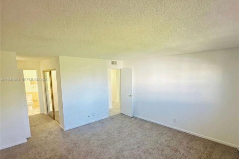 Condo in Boca Raton, Florida, 1 bedroom  № 2008286 - photo 6