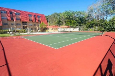 Condo in Boca Raton, Florida, 1 bedroom  № 2008286 - photo 17