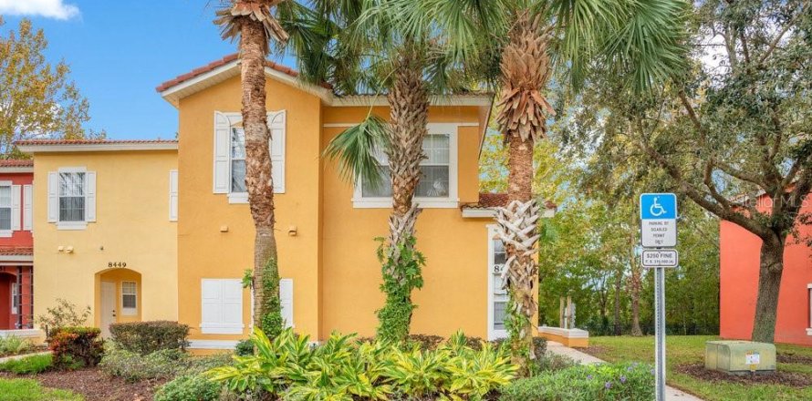 Adosado en Kissimmee, Florida 4 dormitorios, 152.82 m2 № 1681179
