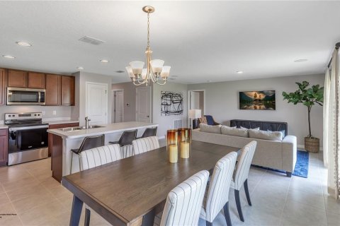 House in Tavares, Florida 3 bedrooms, 130.71 sq.m. № 1919795 - photo 5