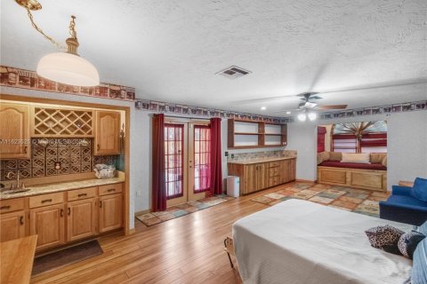 House in Okeechobee, Florida 5 bedrooms, 381.55 sq.m. № 1861259 - photo 13