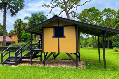 House in Okeechobee, Florida 5 bedrooms, 381.55 sq.m. № 1861259 - photo 30