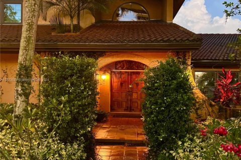 House in Okeechobee, Florida 5 bedrooms, 381.55 sq.m. № 1861259 - photo 26