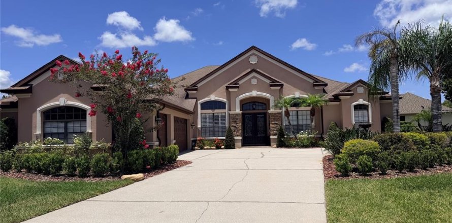 House in Odessa, Florida 3 bedrooms, 250.37 sq.m. № 2237213