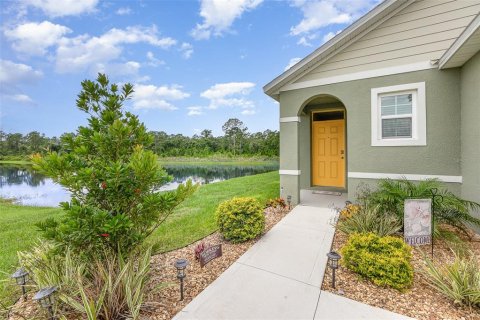 House in Winter Haven, Florida 3 bedrooms, 140.84 sq.m. № 1741003 - photo 3