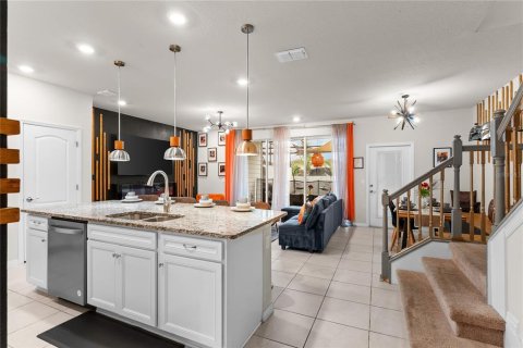 Adosado en venta en Davenport, Florida, 5 dormitorios, 211.91 m2 № 2214722 - foto 11