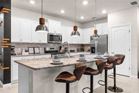 Adosado en venta en Davenport, Florida, 5 dormitorios, 211.91 m2 № 2214722 - foto 12