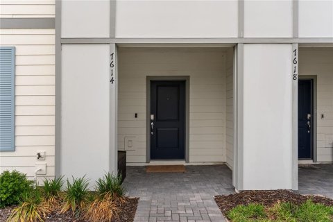 Adosado en venta en Davenport, Florida, 5 dormitorios, 211.91 m2 № 2214722 - foto 2