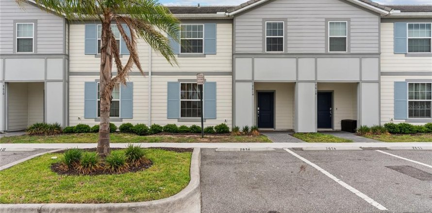 Adosado en Davenport, Florida 5 dormitorios, 211.91 m2 № 2214722