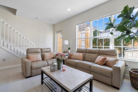 Adosado en venta en Pembroke Pines, Florida, 2 dormitorios, 144.93 m2 № 1979460 - foto 16