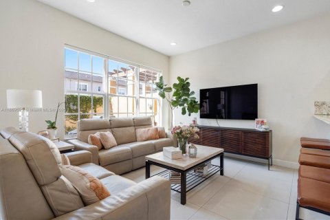 Adosado en venta en Pembroke Pines, Florida, 2 dormitorios, 144.93 m2 № 1979460 - foto 11