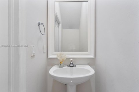 Adosado en venta en Pembroke Pines, Florida, 2 dormitorios, 144.93 m2 № 1979460 - foto 25