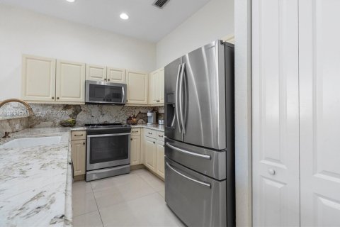 Adosado en venta en Pembroke Pines, Florida, 2 dormitorios, 144.93 m2 № 1979460 - foto 20