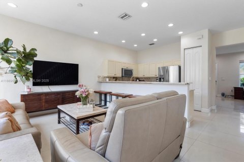 Adosado en venta en Pembroke Pines, Florida, 2 dormitorios, 144.93 m2 № 1979460 - foto 13
