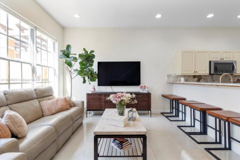 Adosado en venta en Pembroke Pines, Florida, 2 dormitorios, 144.93 m2 № 1979460 - foto 14