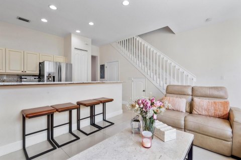 Adosado en venta en Pembroke Pines, Florida, 2 dormitorios, 144.93 m2 № 1979460 - foto 17